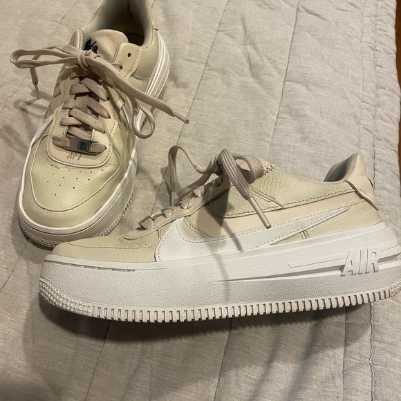 Nike Air Force 1 Sneakers - Picture 4 of 9